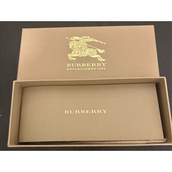 Burberry Sunglasses Box Only - Picture 2 of 4